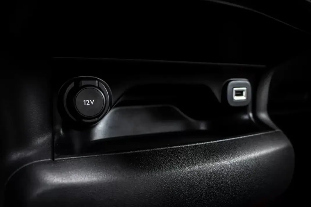 Citroën C4 Cactus 2016 - 10550 EUR, 98640 km - AUTO.MOTO.pt - 98640km - foto 20 de 42