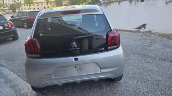 Peugeot 108 2016 - 8490 EUR, 94000 km - AUTO.MOTO.pt - 94000km - foto 5 de 6