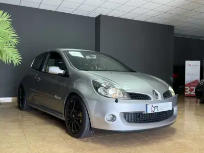 Renault Clio 2006 - 17500 EUR, 148741 km - AUTO.MOTO.pt - 148741km - foto 3 de 12