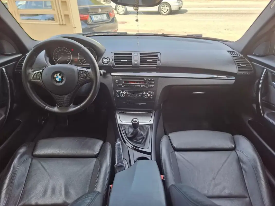 BMW 118 2007 - 11900 EUR, 212000 km - 212000km - foto 23 de 28