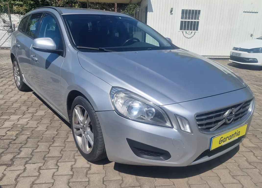 Volvo V60 2012 - 8950 EUR, 189000 km - 189000km - foto 2 de 13