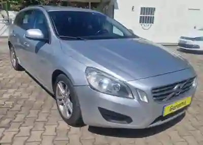 Volvo V60 2012 - 8950 EUR, 189000 km - 189000km - foto 2 de 13