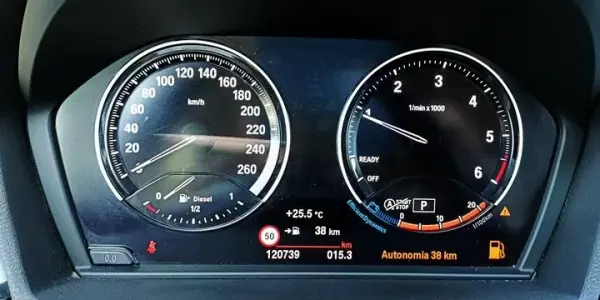 BMW X1 2019 - 25990 EUR, 121739 km - AUTO.MOTO.pt - 121739km - foto 4 de 27
