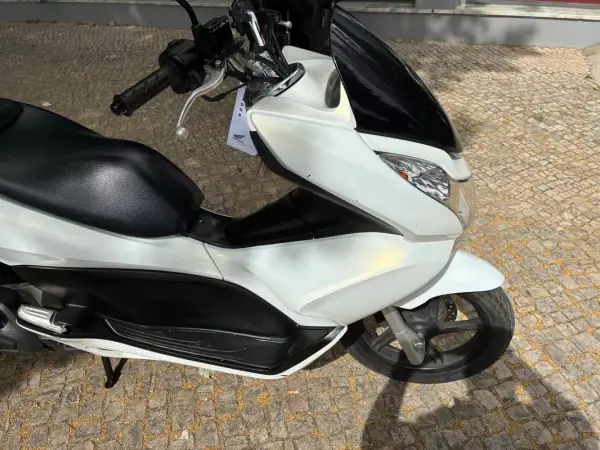 Honda PCX 125 2011 - 1550 EUR, 40268 km - AUTO.MOTO.pt - 40268km - foto 5 de 12
