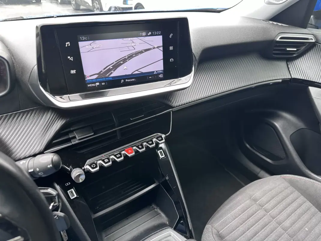 Peugeot 2008 2021 - 14900 EUR, 159000 km - AUTO.MOTO.pt - 159000km - foto 18 de 31