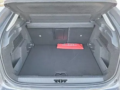 Citroën C4 2026 - 24290 EUR, 21481 km - foto 6 de 23