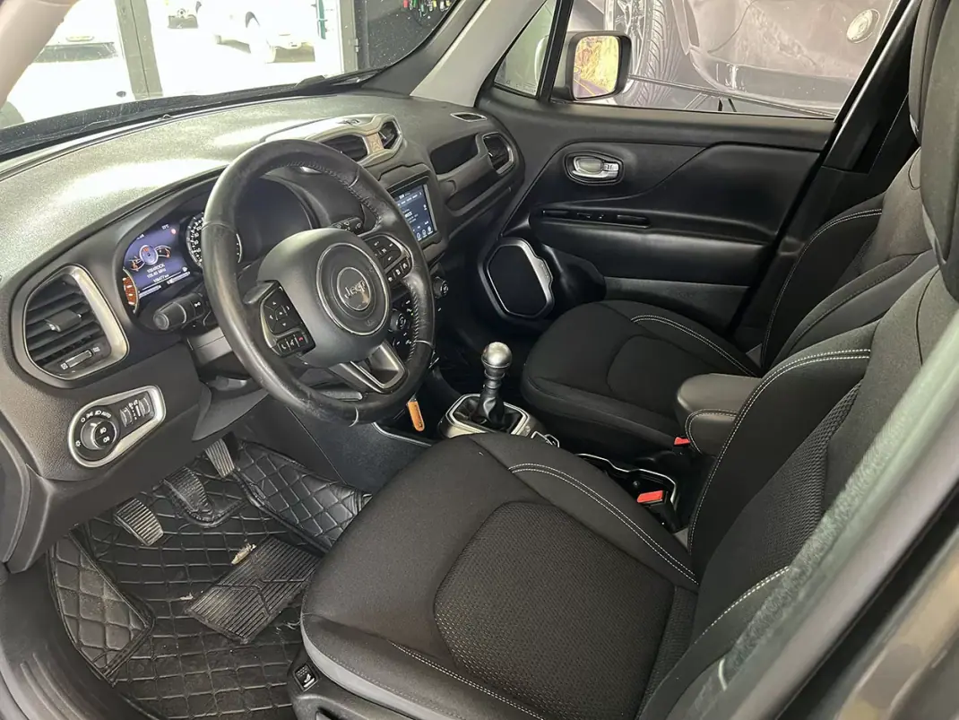 Jeep Renegade 2020 - 14800 EUR, 108465 km - AUTO.MOTO.pt - 108465km - foto 6 de 22