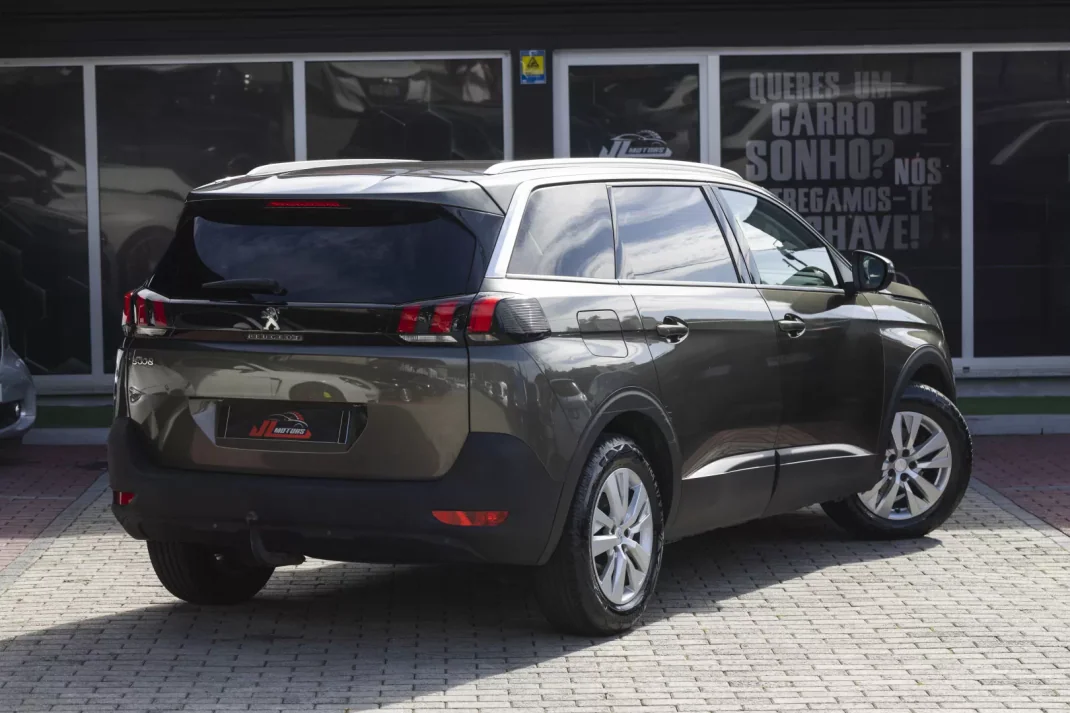 Peugeot 5008 2019 - 18900 EUR, 148184 km - AUTO.MOTO.pt - 148184km - foto 26 de 28