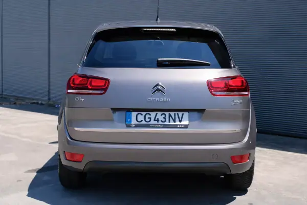 Citroën C4 Picasso 2016 - 11990 EUR, 155875 km - AUTO.MOTO.pt - 155875km - foto 6 de 32