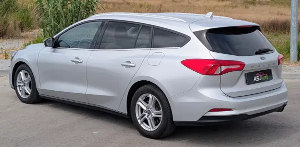 Ford Focus SW 2019 - 8900 EUR, 205714 km - AUTO.MOTO.pt - 205714km - foto 7 de 22