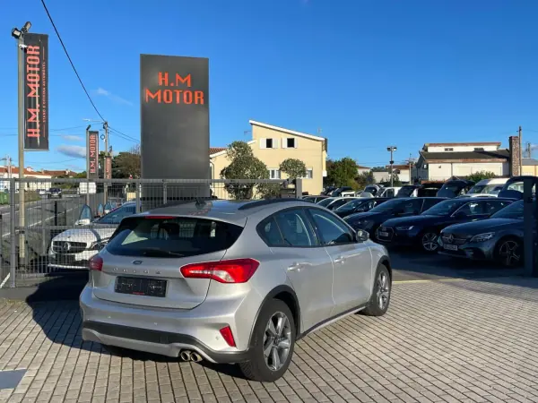 Ford Focus 2020 - 17750 EUR, 84000 km - AUTO.MOTO.pt - 84000km - foto 4 de 11
