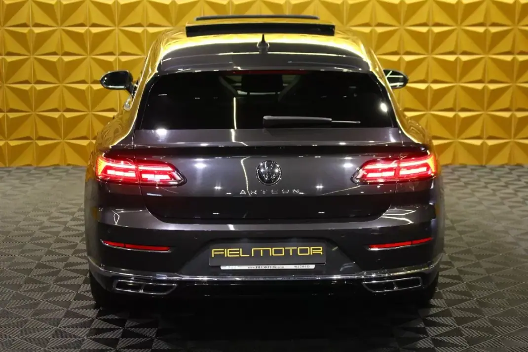 Volkswagen Arteon 2021 - 25400 EUR, 209040 km - AUTO.MOTO.pt - 209040km - foto 13 de 40