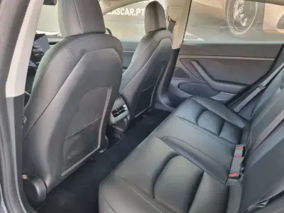 Tesla Model 3 2020 - 24900 EUR, 64000 km - 64000km - foto 7 de 16