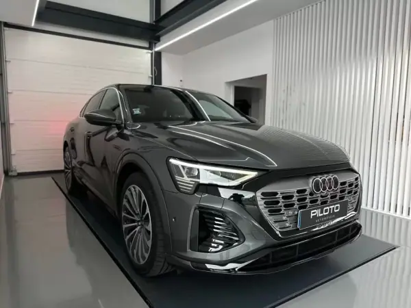 Audi Q8 e-Tron Sportback 2023 - 49500 EUR, 93000 km - AUTO.MOTO.pt - 93000km - foto 5 de 31