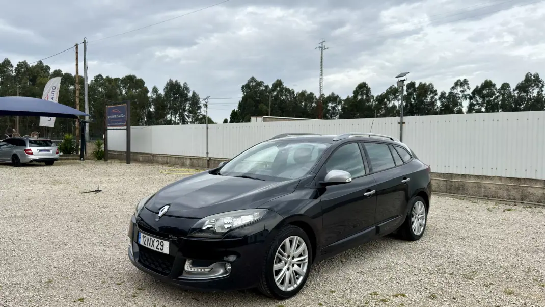 Renault Mégane Sport Tourer 2013 - 9950 EUR, 182000 km - AUTO.MOTO.pt - 182000km - foto 4 de 41