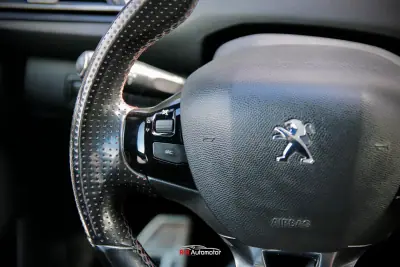 Peugeot 308 SW 2016 - 11800 EUR, 201000 km - AUTO.MOTO.pt - 201000km - foto 21 de 36