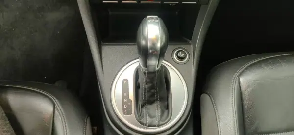 Volkswagen New Beetle 2011 - 17499 EUR, 163800 km - AUTO.MOTO.pt - 163800km - foto 39 de 41