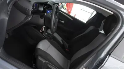 Opel Corsa 2025 - 16450 EUR, 18000 km - AUTO.MOTO.pt - 18000km - foto 15 de 32