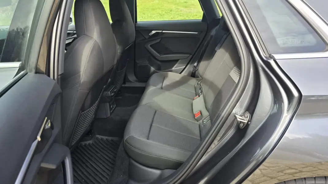 Audi A3 Sportback 2021 - 21500 EUR, 249000 km - AUTO.MOTO.pt - 249000km - foto 16 de 17