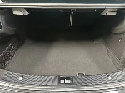 Mercedes-Benz E 250 2011 - 13800 EUR, 336000 km - AUTO.MOTO.pt - 336000km - foto 12 de 19