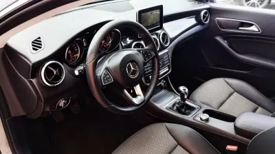 Mercedes-Benz CLA 180 2016 - 16950 EUR, 176000 km - AUTO.MOTO.pt - 176000km - foto 10 de 32