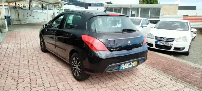 Peugeot 308 2013 - 9950 EUR, 168407 km - AUTO.MOTO.pt - 168407km - foto 4 de 10