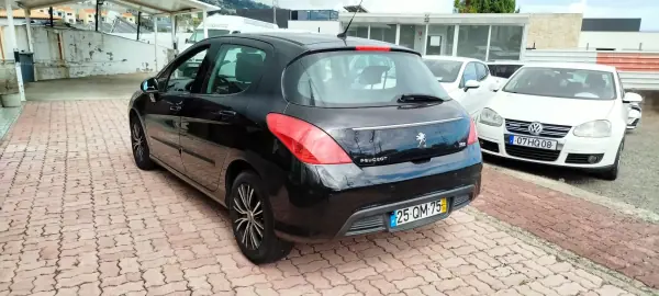 Peugeot 308 2013 - 9950 EUR, 168407 km - AUTO.MOTO.pt - 168407km - foto 4 de 10