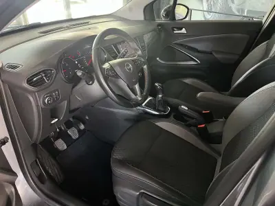 Opel Crossland X 2018 — foto 6 de 22