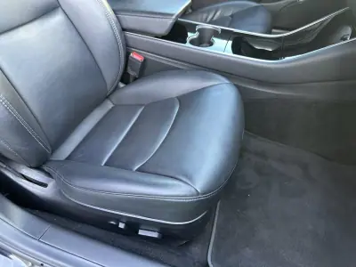 Tesla Model 3 2019 - 19900 EUR, 270000 km - AUTO.MOTO.pt - 270000km - foto 50 de 53