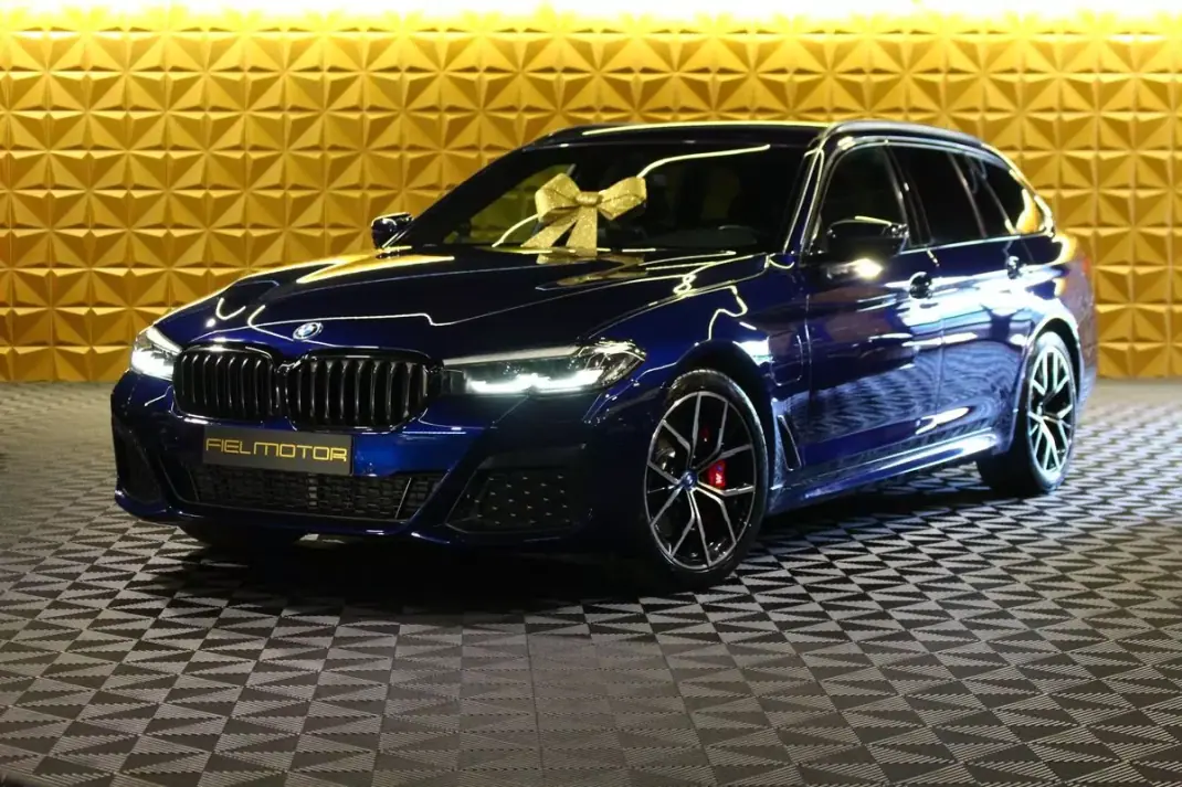 BMW 520 2022 - 30400 EUR, 149000 km - AUTO.MOTO.pt - 149000km - foto 1 de 40
