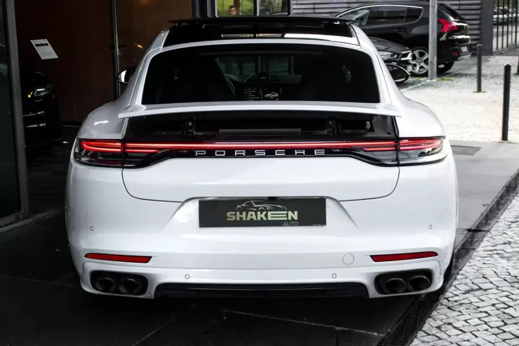 Porsche Panamera 2022 - 99950 EUR, 92267 km - AUTO.MOTO.pt - 92267km - foto 10 de 49