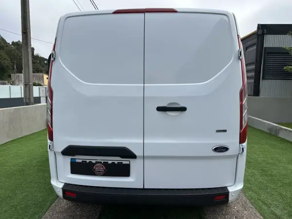 Ford Transit 2020 - 16900 EUR, 200000 km - AUTO.MOTO.pt - 200000km - foto 5 de 37