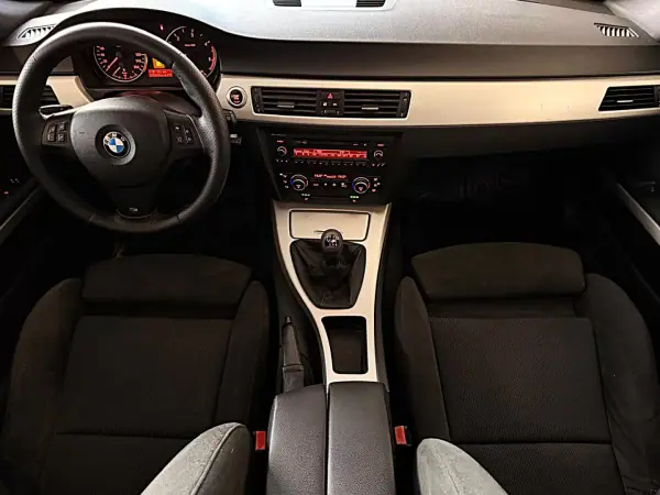 BMW 320 2006 - 12500 EUR, 240000 km - AUTO.MOTO.pt - 240000km - foto 23 de 38