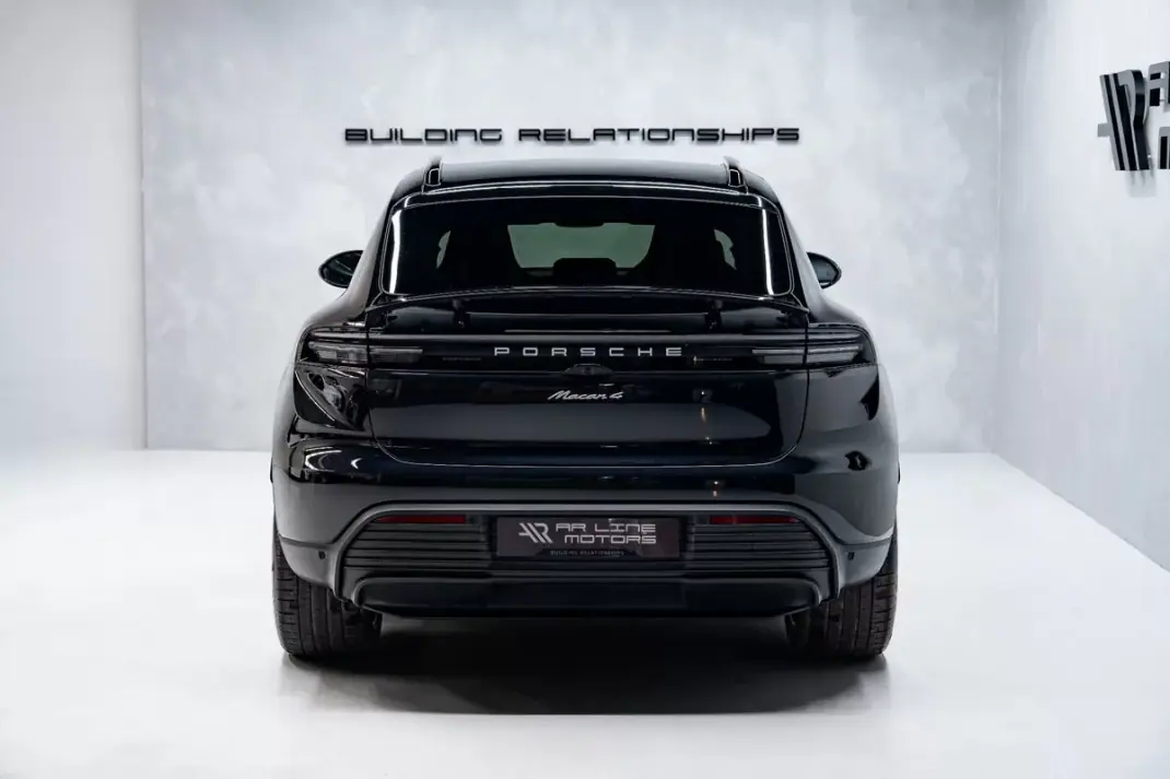 Porsche Macan 2025 - 89950 EUR, 8000 km - AUTO.MOTO.pt - 8000km - foto 11 de 57