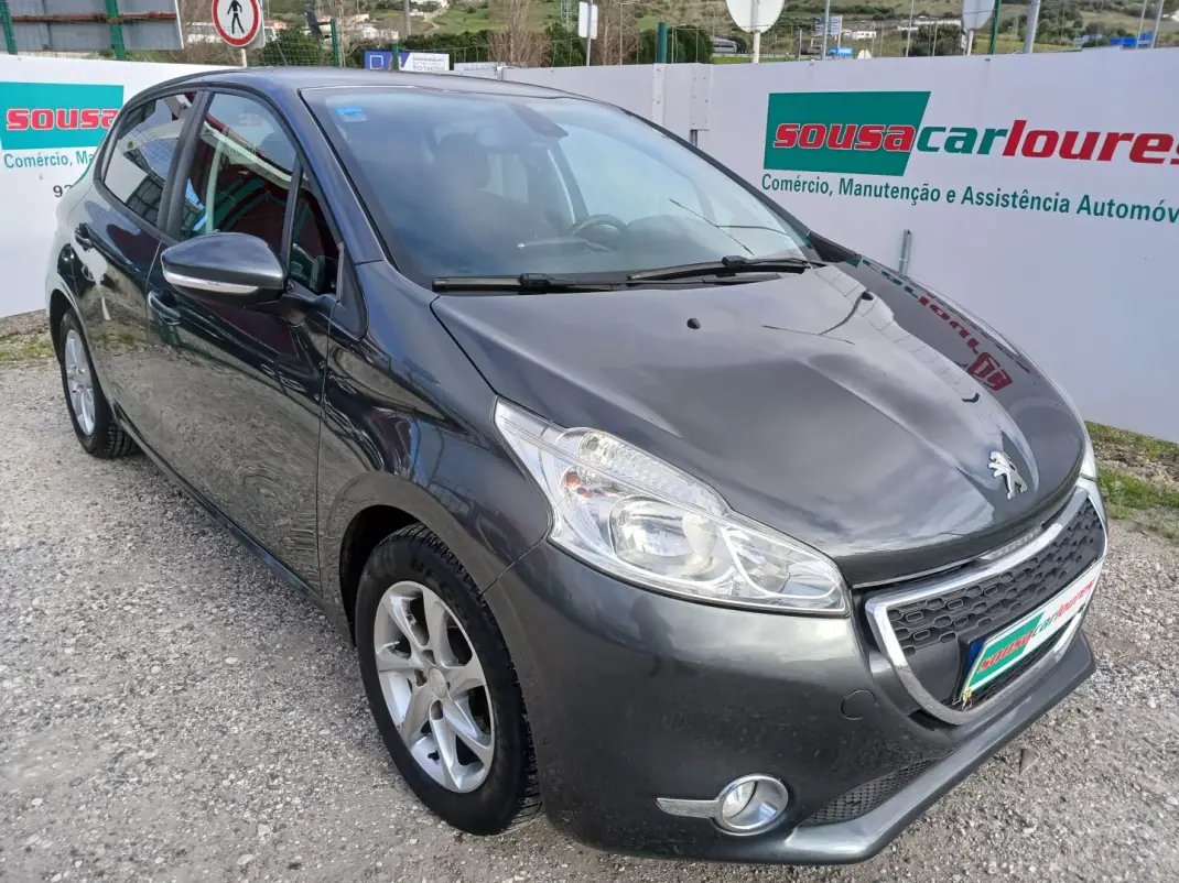 Peugeot 208 2015 - 7450 EUR, 116512 km - AUTO.MOTO.pt - 116512km - foto 3 de 23