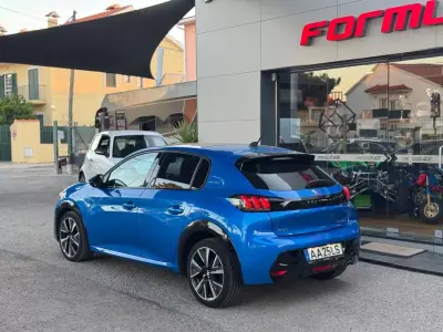 Peugeot 208 2020 - 12900 EUR, 77934 km - 77934km - foto 3 de 22