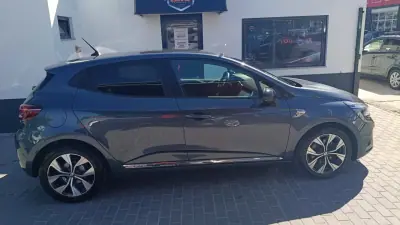 Renault Clio 2022 — foto 4 de 21