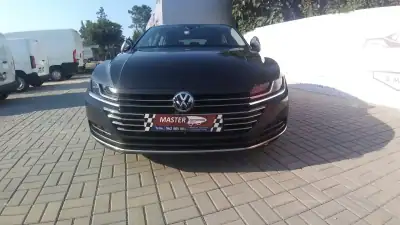 Volkswagen Arteon 2019 - 26650 EUR, 90000 km - AUTO.MOTO.pt - 90000km - foto 17 de 38