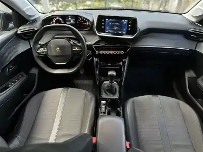Peugeot 208 2023 - 15900 EUR, 68000 km - AUTO.MOTO.pt - 68000km - foto 7 de 24