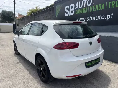SEAT Leon 2011 - 6500 EUR, 205508 km - AUTO.MOTO.pt - 205508km - foto 6 de 19