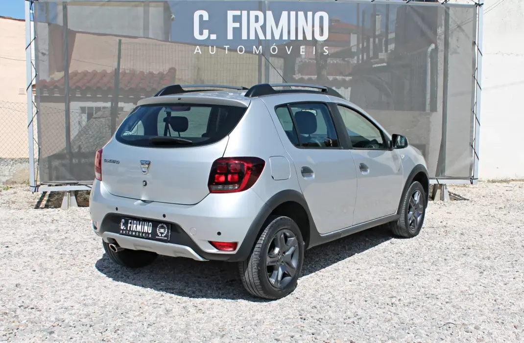 Dacia Sandero 2018 - 10400 EUR, 35110 km - AUTO.MOTO.pt - 35110km - foto 5 de 24