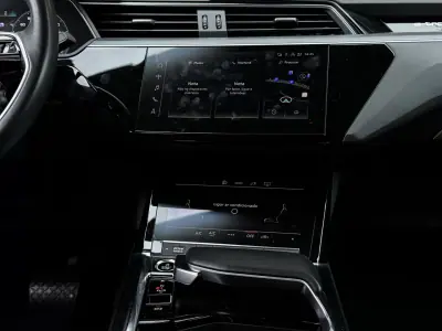 Audi Q8 e-Tron Sportback 2024 - 59990 EUR, 24200 km - AUTO.MOTO.pt - 24200km - foto 19 de 34