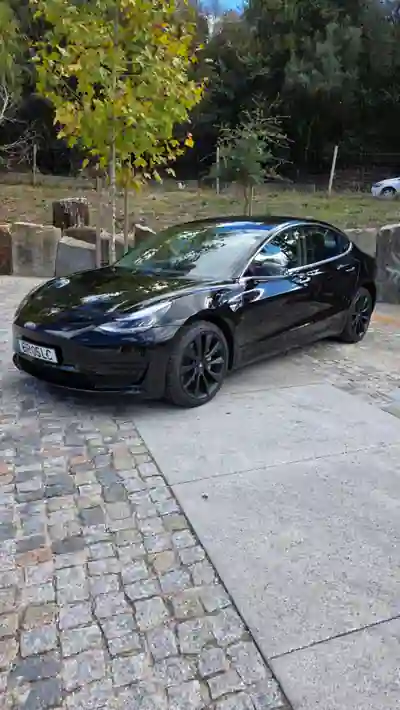 Tesla Model 3 2019 — foto 3 de 9