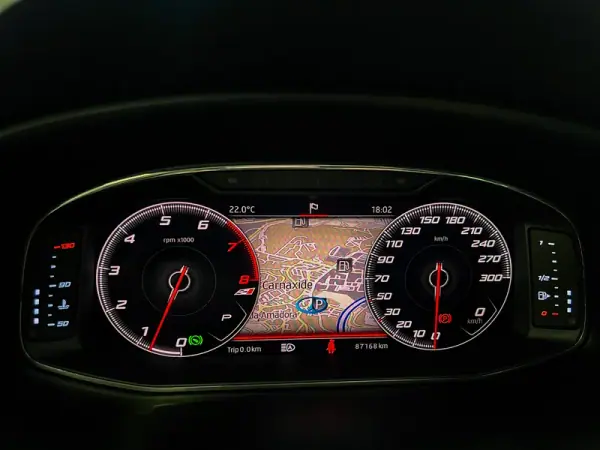 SEAT Leon ST 2019 - 27900 EUR, 87000 km - AUTO.MOTO.pt - 87000km - foto 13 de 23