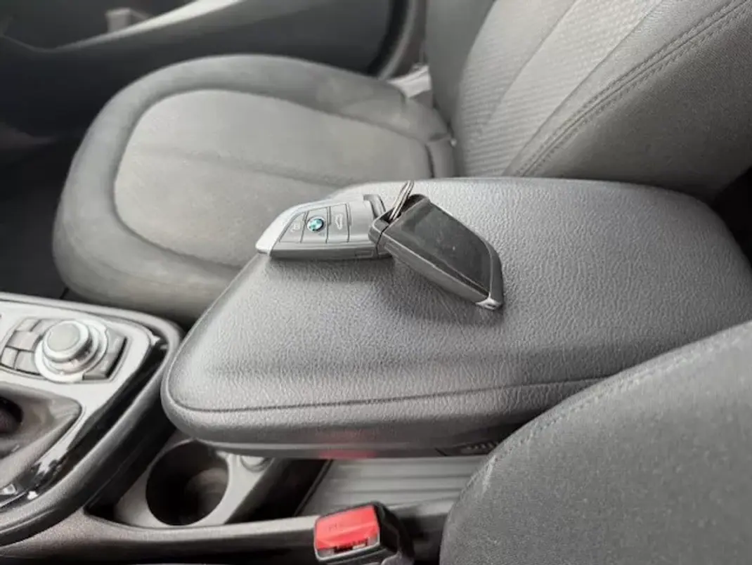 BMW 216 Active Tourer 2015 - 16000 EUR, 170700 km - AUTO.MOTO.pt - 170700km - foto 20 de 24