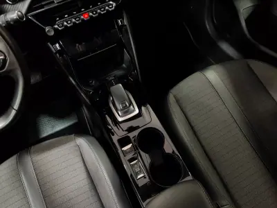 Peugeot 208 2019 - 14500 EUR, 90000 km - AUTO.MOTO.pt - 90000km - foto 43 de 60