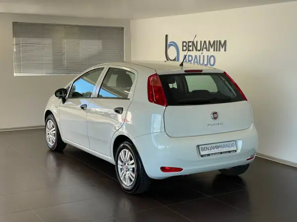 Fiat Punto 2017 - 9250 EUR, 97114 km - AUTO.MOTO.pt - 97114km - foto 4 de 13