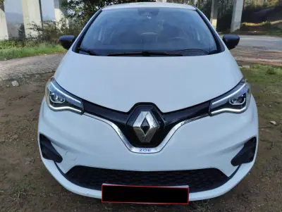 Renault Zoe 2020 - 12950 EUR, 110000 km - AUTO.MOTO.pt - 110000km - foto 3 de 27
