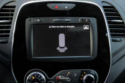 Renault Captur 2019 - 14800 EUR, 98000 km - AUTO.MOTO.pt - 98000km - foto 19 de 27