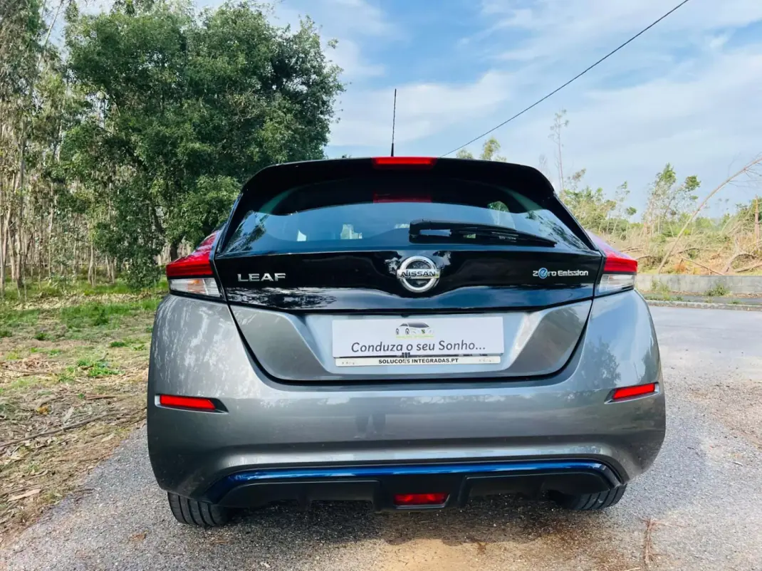 Nissan Leaf 2019 - 14750 EUR, 56425 km - AUTO.MOTO.pt - 56425km - foto 4 de 40